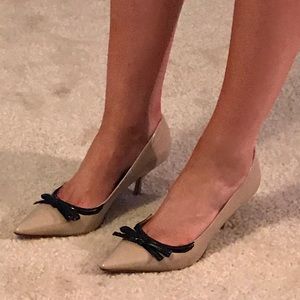 Black Bow Front Tan Kitten Heels